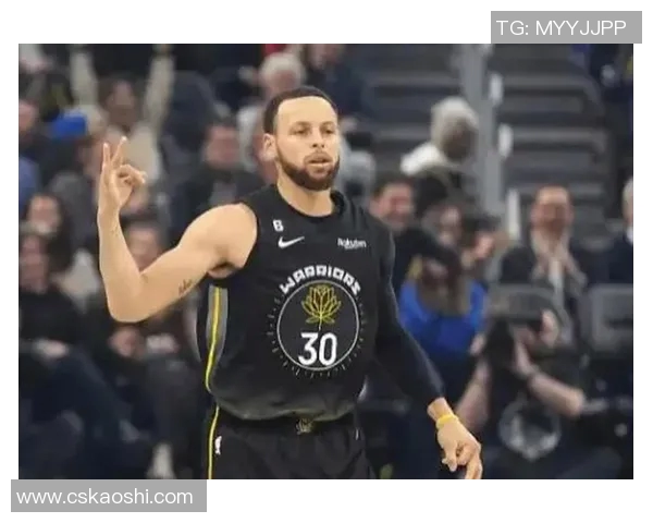 勇士对阵鹈鹕库里精彩数据分析与比赛表现回顾